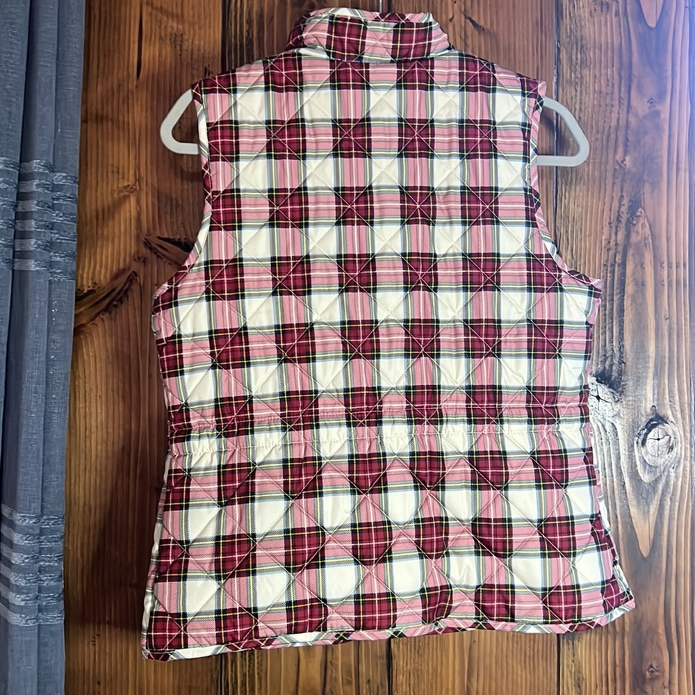 St. John’s Bay Plaid Quilted Puffer Vest with Button Pockets and Zipper - Picture 9 of 10